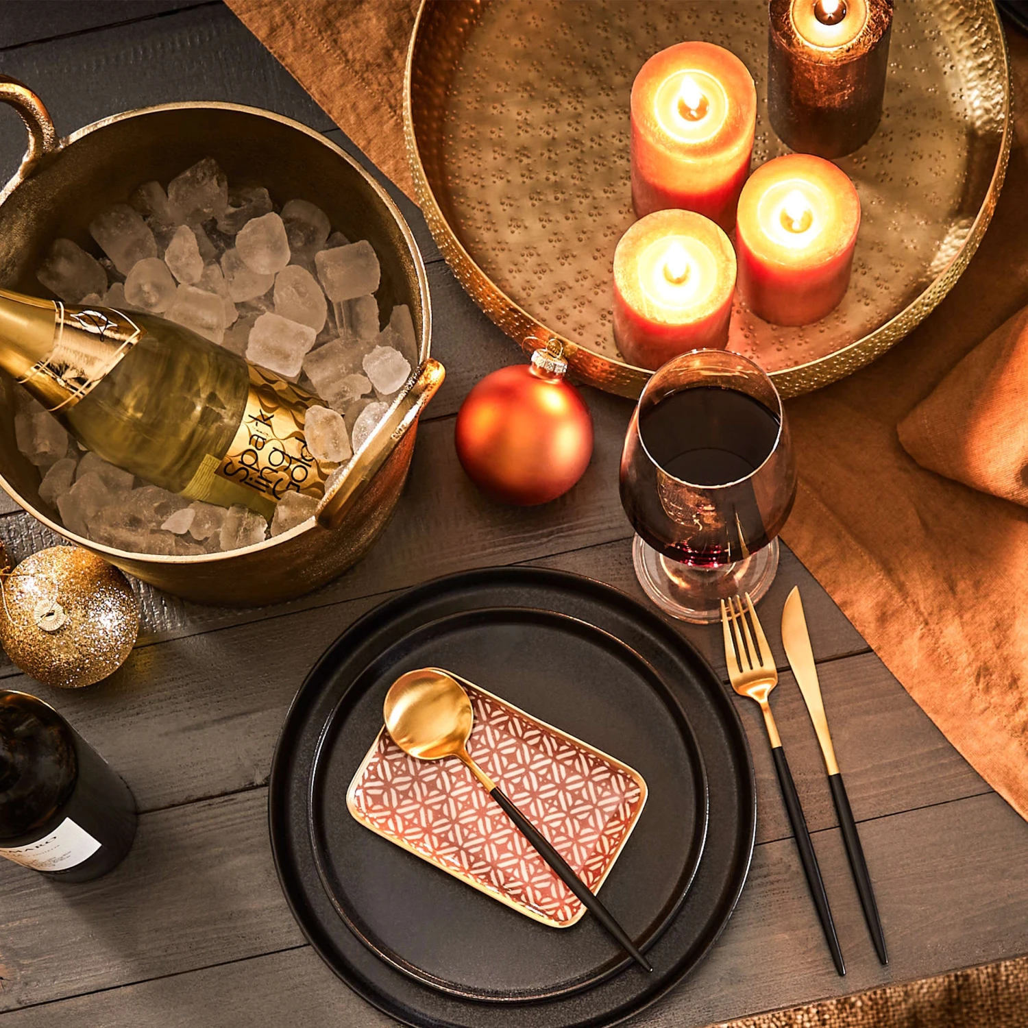 Dekoteller Gehämmert Ø36cm ORIENTAL LOUNGE In Gold 2 Dekoteller Gehämmert Ø36cm ORIENTAL LOUNGE In Gold - Image 2