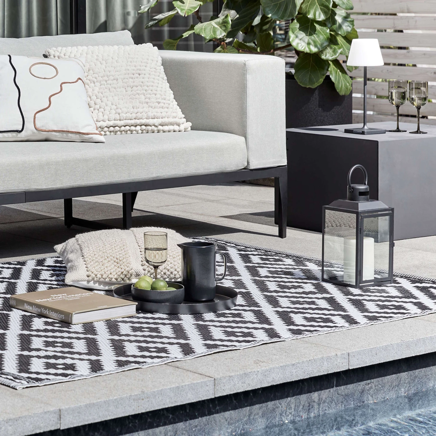 In- & Outdoor-Teppich Ethno/Rauten L 200 X B 150cm COLOUR CLASH In Schwarz-Weiß 2 In- & Outdoor-Teppich Ethno/Rauten L 200 X B 150cm COLOUR CLASH In Schwarz-Weiß - Image 2