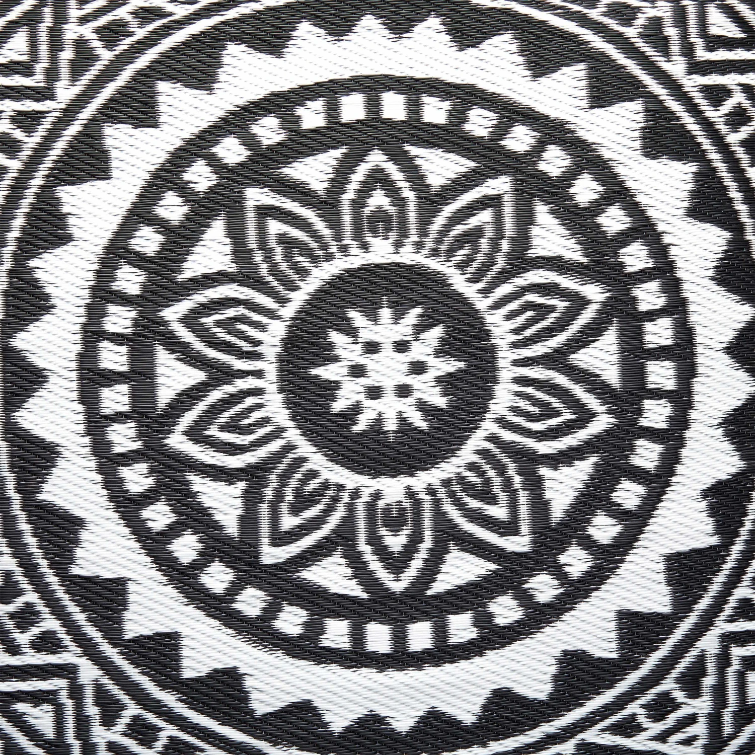 In- & Outdoor-Teppich Ø150cm COLOUR CLASH In Schwarz-Weiß 4 In- & Outdoor-Teppich Ø150cm COLOUR CLASH In Schwarz-Weiß - Image 4