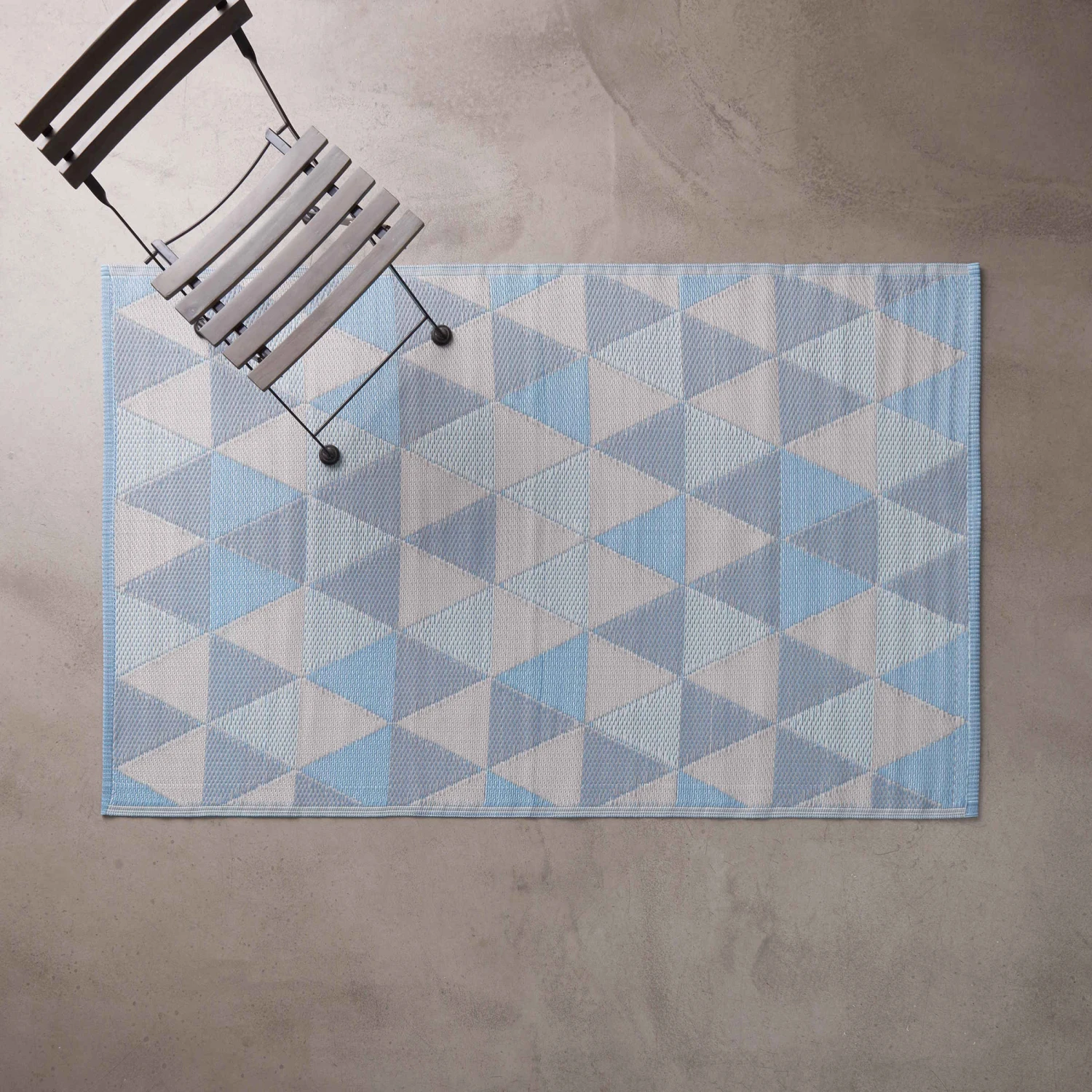 In- & Outdoorteppich Dreiecke L 180 X B 120cm COLOUR CLASH In Pastellblau 4 In- & Outdoorteppich Dreiecke L 180 X B 120cm COLOUR CLASH In Pastellblau - Image 4