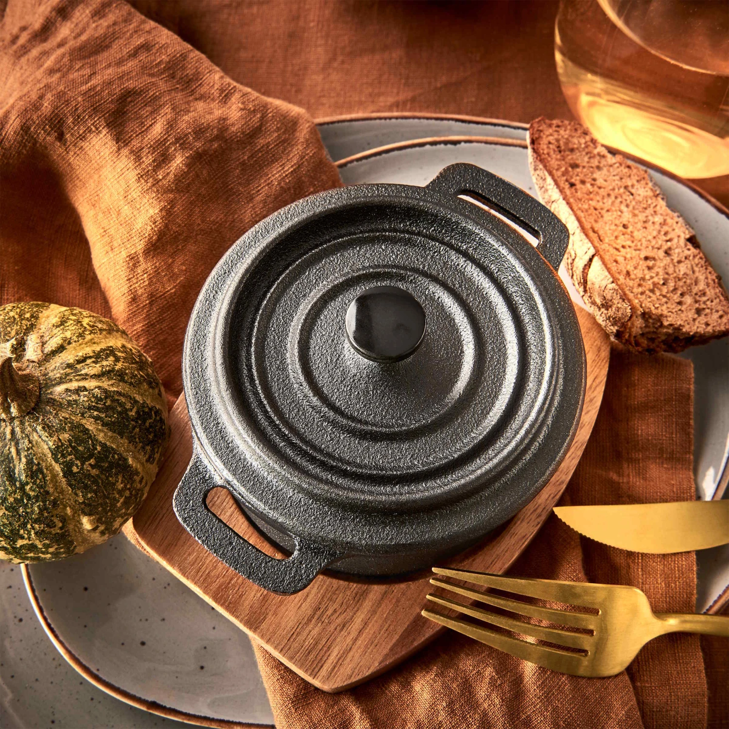 Mini-Serviertopf Mit Holzuntersetzer L 14 X B 11cm HOT IRON In Schwarz 6 Mini-Serviertopf Mit Holzuntersetzer L 14 X B 11cm HOT IRON In Schwarz - Image 6