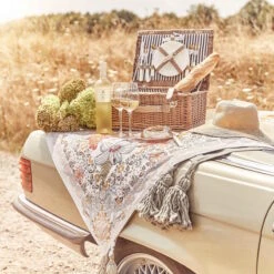 Picknickdecke L 175 X B 154cm BETWEEN FLOWERS In Creme -Butlers butlers picknickdecke l 175 x b 154cm between flowers in creme 7