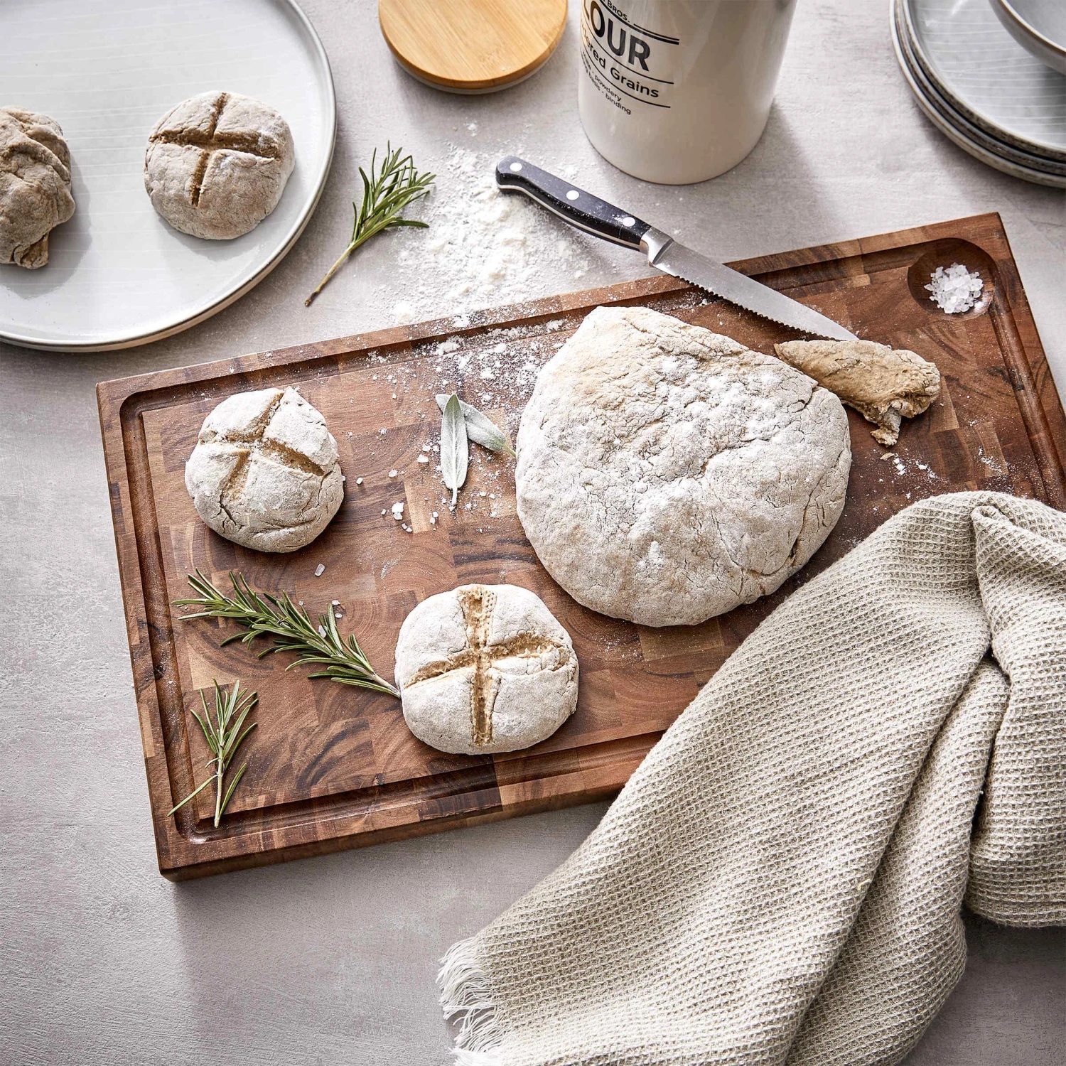 Schneidebrett Mit Saftrille Und Intarsien L 50 X B 27cm ACACIA In Braun 2 Schneidebrett Mit Saftrille Und Intarsien L 50 X B 27cm ACACIA In Braun - Image 2